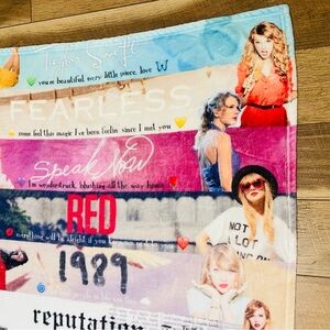 TAYLOR SWIFT Blanket Throw